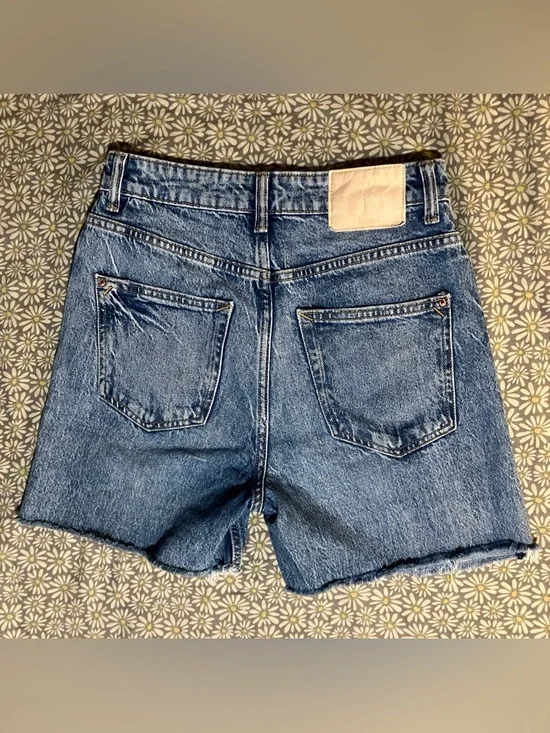 Zara Woman’s Light Blue Denim Jean Shorts - Picture 2 of 5